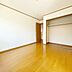 洋室：【リフォーム中】2階東側洋室写真。