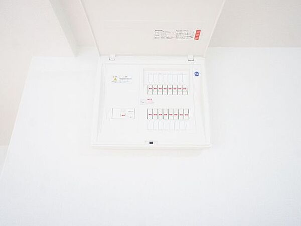 【同仕様写真】分電盤を新品交換します。