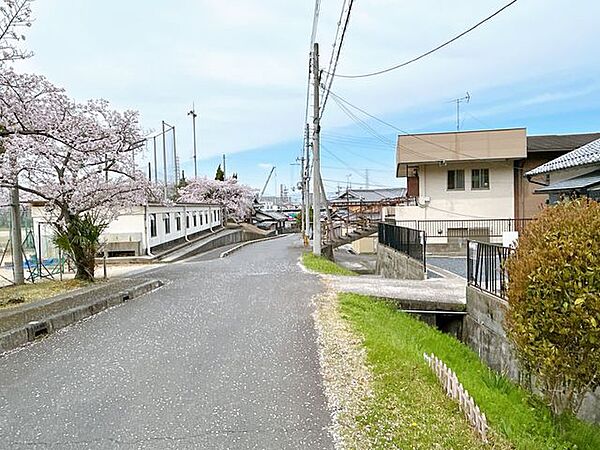 セブンイレブン野洲栄店 前面道路4.9ｍ 600m