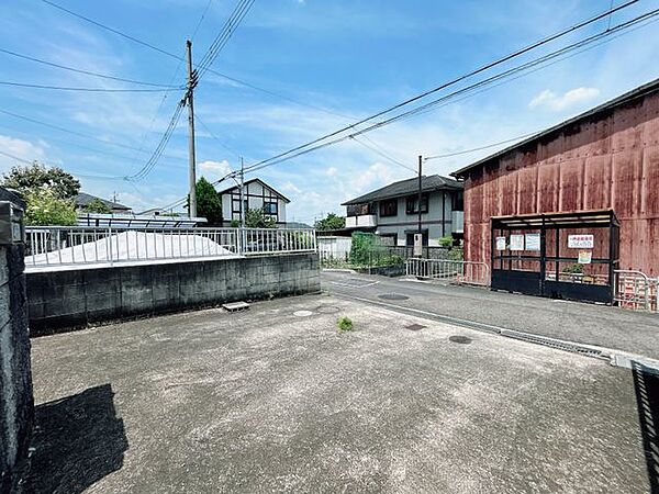 駐車場（別角度）