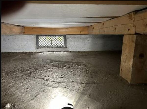 中古住宅の3大リスクである、雨漏り、主要構造部分の欠陥や腐食、給排水管の漏水や故障を2年間保証します。シロアリの被害調査と防除工事もおこないます。