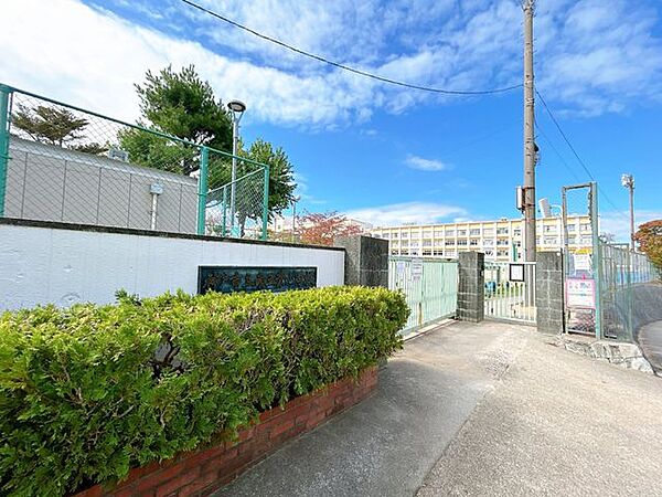 【周辺環境】神戸市立南五葉小学校まで約850ｍ、徒歩約11分です。