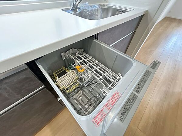 【リフォーム済】ビルトイン食器洗浄乾燥機付きです。家事の負担を減らすことができますね。