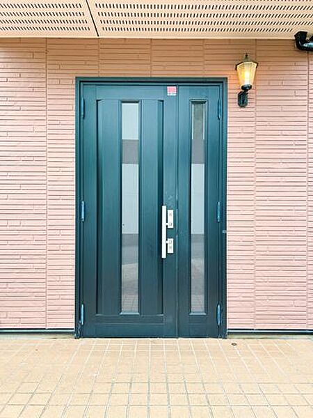 【現況販売】玄関ドアの写真です。