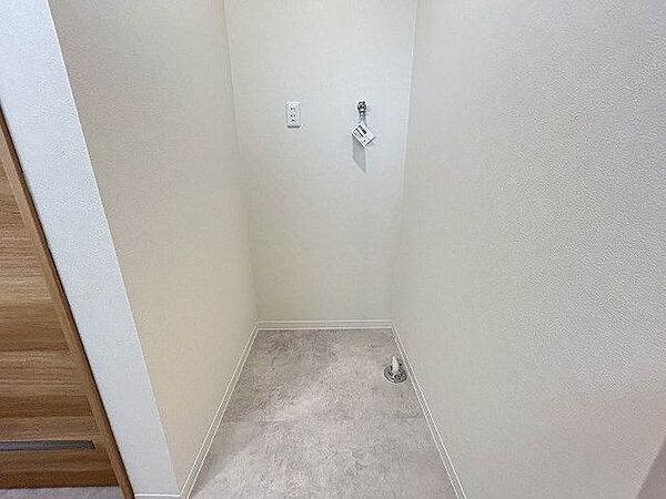 「洗面脱衣室」洗濯水栓交換済み