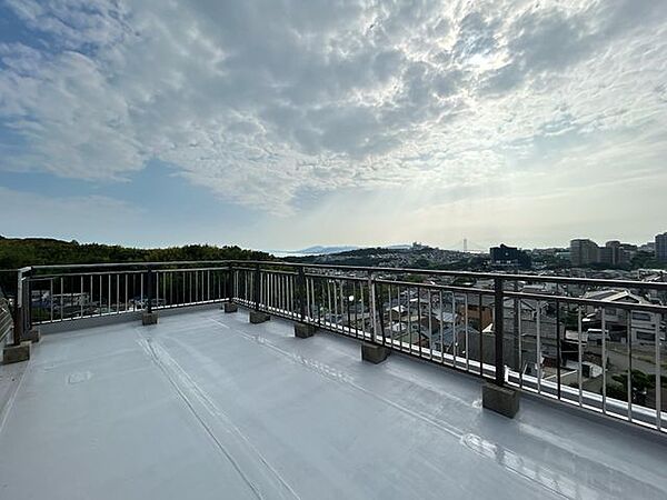 【リフォーム済】3階バルコニーです。防水塗装を行いました。眺望良好です。