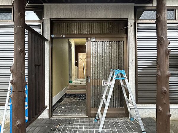 【リフォーム中】玄関扉は鍵の交換します。