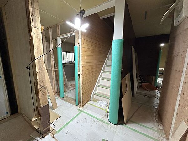 【リフォーム中】階段です。手すりを新設します。