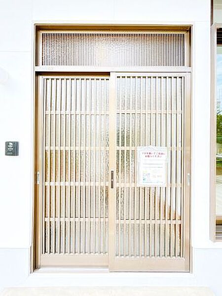 玄関を拡大表示