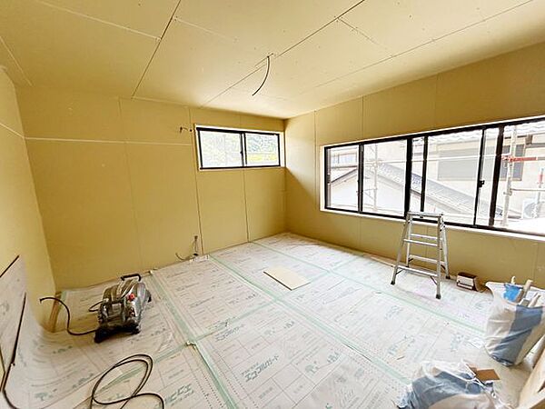 【リフォーム中】2階8畳和室は洋室にリフォームします。床はフロア張替え、壁は石膏ボード施工からクロス仕上げになります。