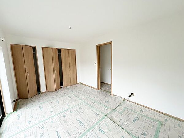 【リフォーム中】1階6畳和室は7.5帖洋室にリフォームします。床はフロア張替え、壁はクロス張替えを行います。耐震補強工事を合わせて行います。