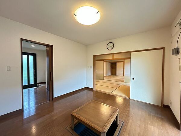 【リフォーム中】リビングの写真です。和室の1部屋をリビングに取り込む予定です。