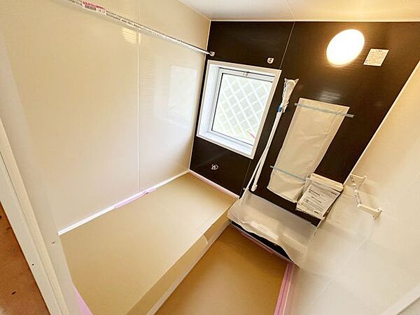 【リフォーム中】ユニットバスはハウステック製の新品に交換します。1坪サイズなので足をゆったりとのばすことができますね。