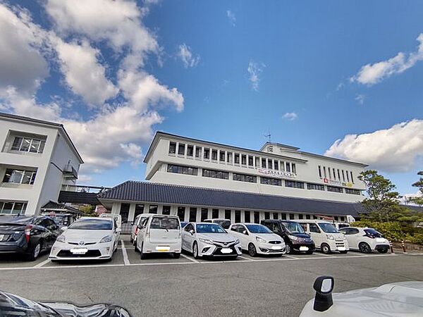 徒歩70分。【周辺環境】丹波篠山市役所まで約2100ｍ（徒歩約27分）です。 5560m