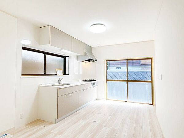 【住宅ローン減税対象】価格には消費税、リフォーム費用を含みます。自社物件につき随時ご案内可能。内覧希望の方はお電話ください。