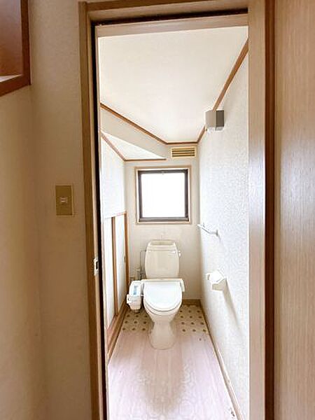 トイレです。水回り交換のみの提案も可能です。