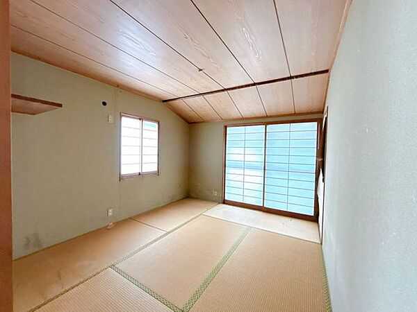 1階6帖和室です。