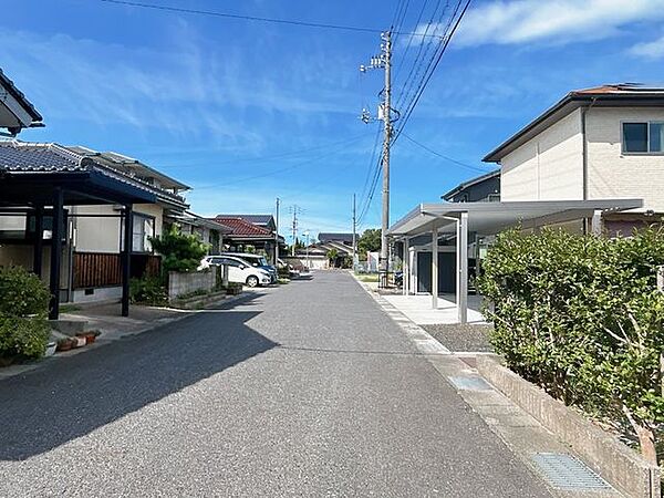 前面道路です
