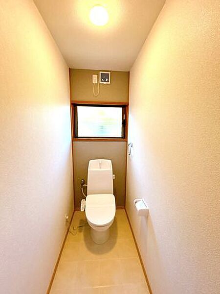 【リフォーム済】トイレは新品交換を行いました。直接肌に触れる水回りは新品が嬉しいですね。