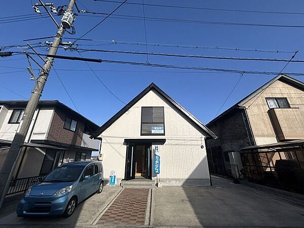 価格には消費税、リフォーム費用を含みます。リフォーム中でもご案内可能。内覧希望の方はお電話ください。