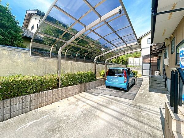 【駐車場現況写真】カーポート付なので、天候が悪い日も安心です。
