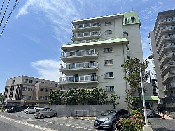 価格には消費税を含みます。自社物件につき随時ご案内可能。内覧希望の方はお電話ください。