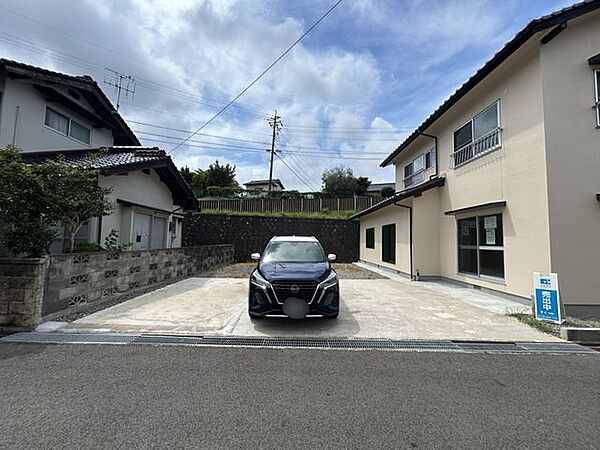 【リフォーム済】駐車場は並列3台駐車できるように拡張しました。