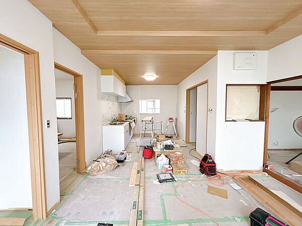 【リフォーム中】8/9撮影　LDKの写真です。