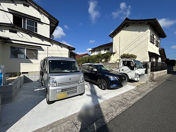 【8/7撮影】駐車場の別アングルの写真です。