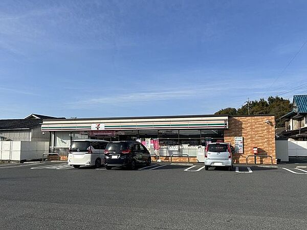 セブンイレブン倉敷玉島柏島店様まで1400ｍ（徒歩18分）