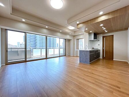 【内装リフォーム済み】リビングです。
