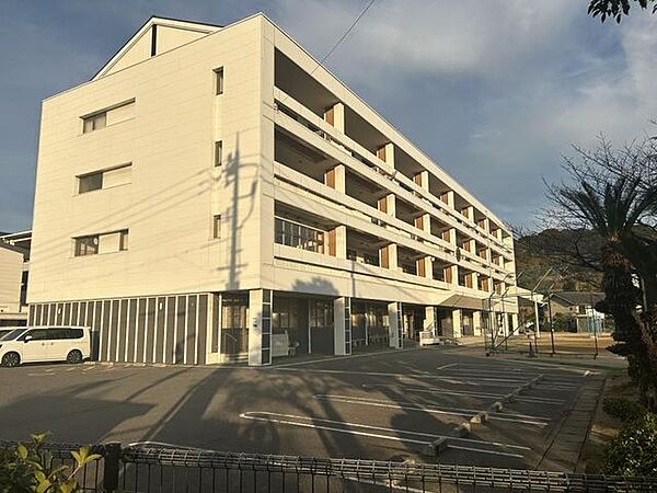 倉敷市立西小学校まで徒歩約3分（約200ｍ）
