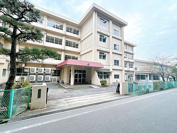 【周辺環境/小学校】福山市立千田小学校まで約300ｍ