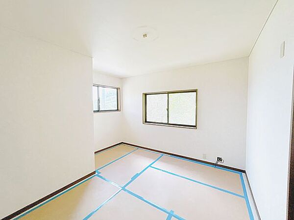 【リフォーム中】2階洋室7帖です。壁天井のクロスを張り替えます。（7/11撮影）