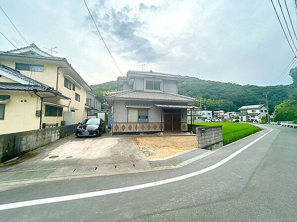 【内外装リフォーム中】駐車場（8/17撮影）