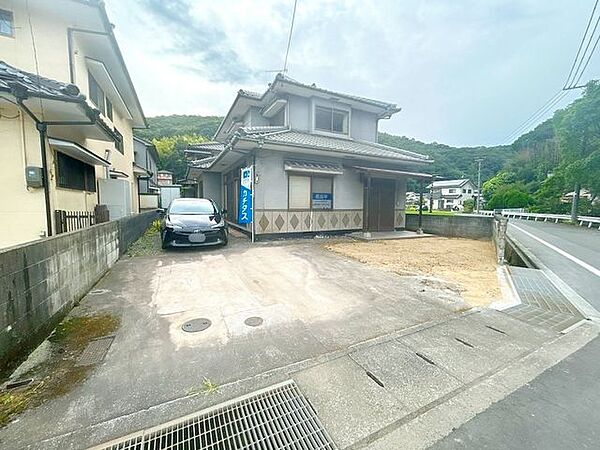 【内外装リフォーム中】駐車場です。（8/17撮影）
