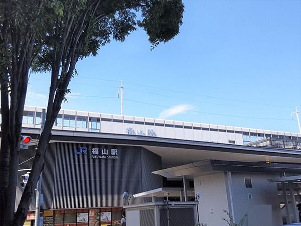 徒歩20分。福山駅(JR西日本 山陽本線)まで約2290ｍ（徒歩29分） 1600m