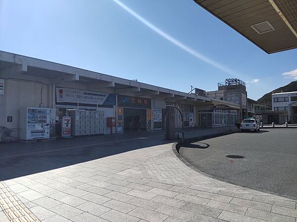 笠岡駅(JR西日本 山陽本線) 徒歩86分。山陽本線笠岡駅まで約1700m 6830m