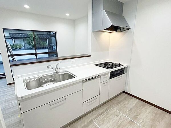 【リフォーム済】約15帖のLDKになりました。南向きのため日当たり良好です。（7月18日撮影）