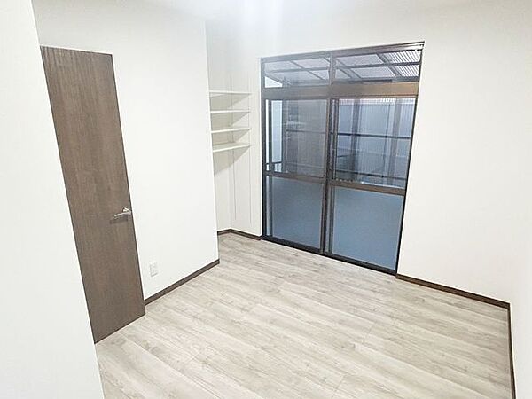 【リフォーム済】5.88帖の洋室になります。1階に一部屋洋室があります。（7月27日撮影）
