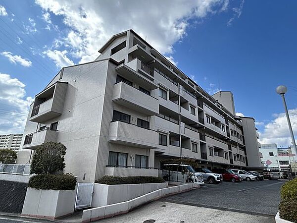 【外観】外観別角度です。遮るものがないので、光と風がよく入ります。