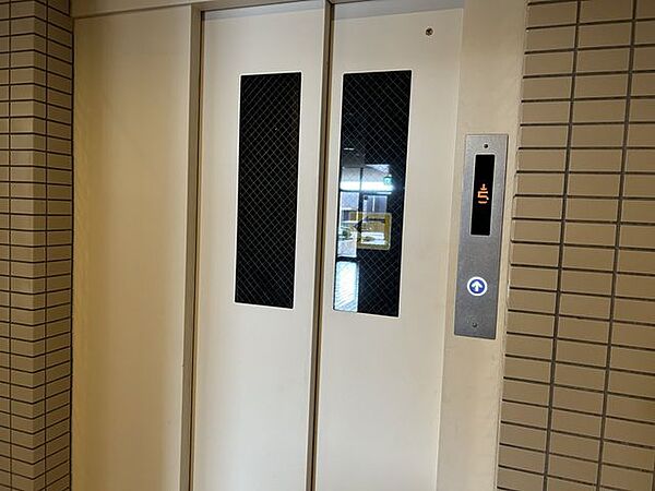 【共用部】エレベーターが1基ございます。