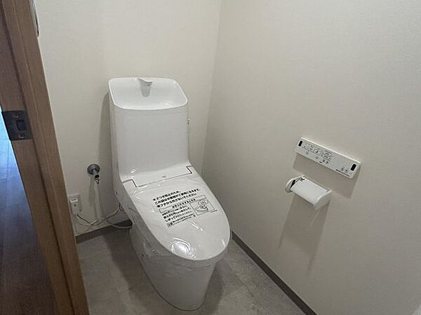 【リフォーム済】これから新しいトイレを取りつけていきます。