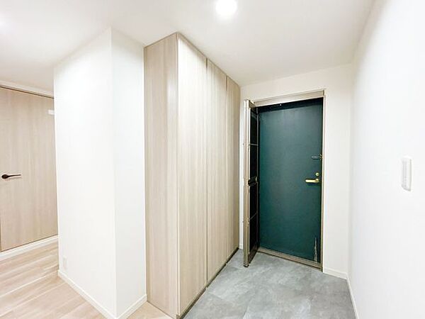 【リフォーム済】玄関（内観）です。