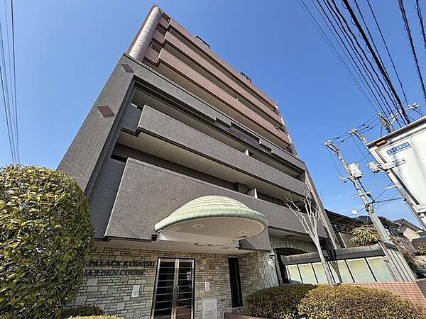 【リフォーム完成】マンションの別角度の外観です。