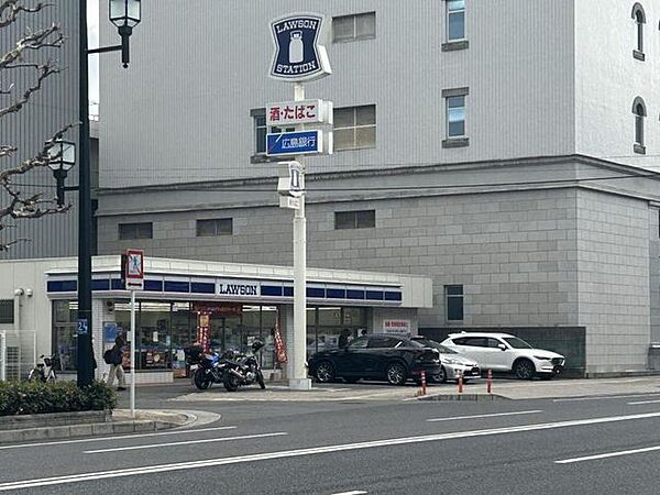 【周辺環境】ローソン広島中島町店まで100m(徒歩2分)です。コンビニエンスストアが近くにあるのは便利ですね。