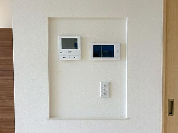 【内観】LDKにはスイッチニッチがございます。