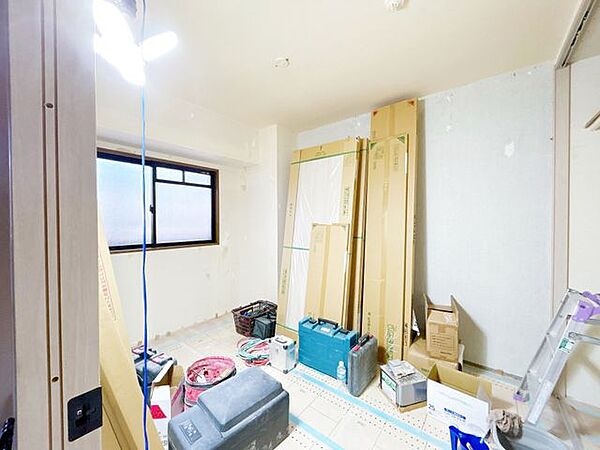 【リフォーム中】北側の洋室約5.1帖です。