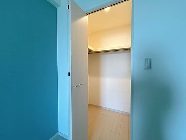 【リフォーム中】洋室約6帖のウォークインクローゼットです。（6月29日撮影）