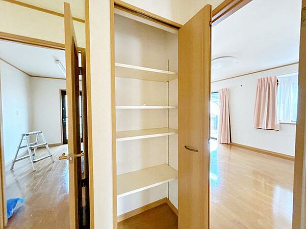 【リフォーム中】1階廊下の収納になります。（6月28日撮影）